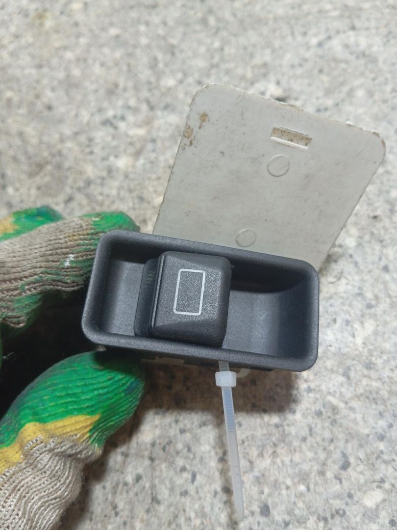 кнопка открывания люка Mercedes-Benz S-Класс W140/C140 (1991 - 1993), 6.0 л., M 120.980, бензин, АКПП, седан, 1408206710 - фото №1