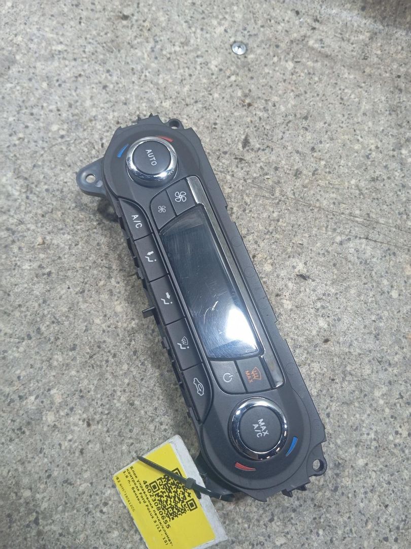 блок управления печки / климат-контроля Ford Focus 3 поколение (2011 - 2015), 1.6 л., бензин, BM5T18C612CG - фото №1