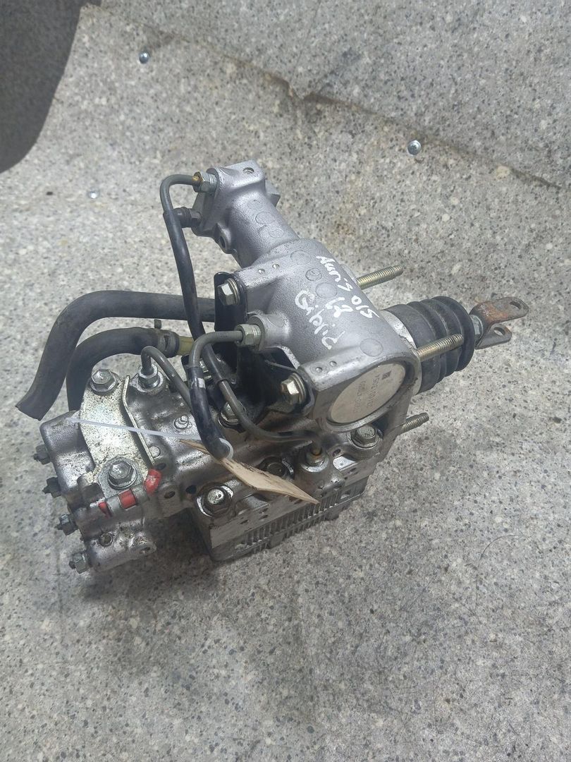 блок ABS Toyota Auris 2 поколение (2012 - 2015), 1.8 л., гибрид, универсал, 47270-47030 - фото №1
