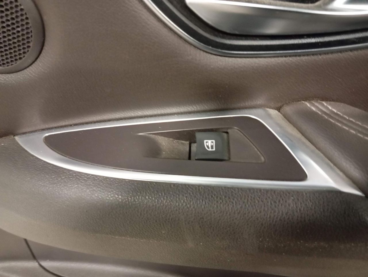 кнопка стеклоподъемника двери задней правой Renault Espace 5 поколение (2015 - 2019), 1.6 л., дизель - фото №1