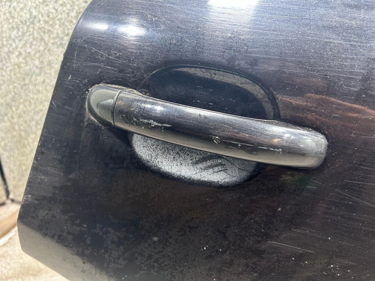 ручка наружная задняя правая Volkswagen Touareg 1 поколение (2002 - 2007) - фото №1