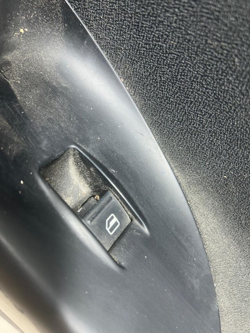 кнопка стеклоподъемника двери Volkswagen Passat B6 (2005 - 2010) - фото №1