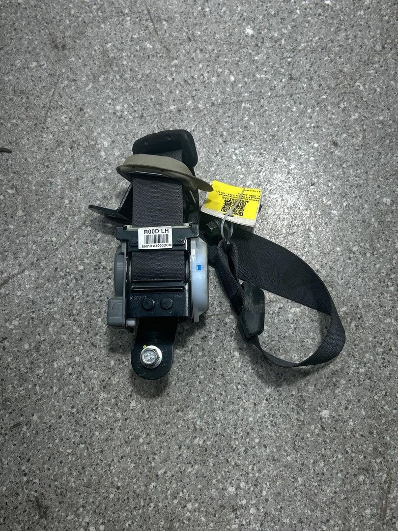 ремень безопасности Kia Carens 3 поколение (2013 - 2019), 1.7 л., CRDi, дизель, 89810-A4000 - фото №1