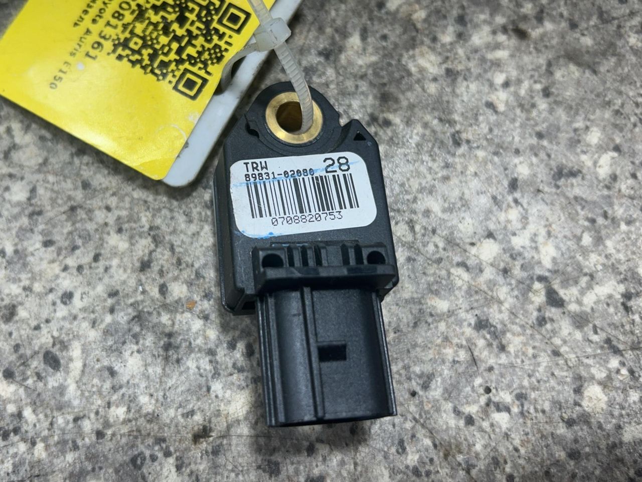 датчик удара Toyota Auris 1 поколение (2006 - 2009), 2.0 л., дизель, 89831-02080 - фото №1