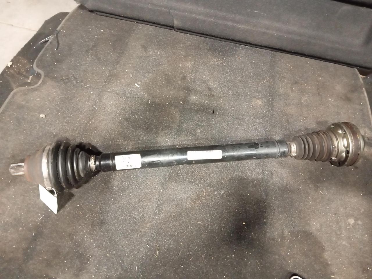 полуось передняя правая (приводной вал, ШРУС) Volkswagen Passat B6 (2005 - 2010), 2.0 л., TDi, 6МКПП, 1K0407272EN - фото №1