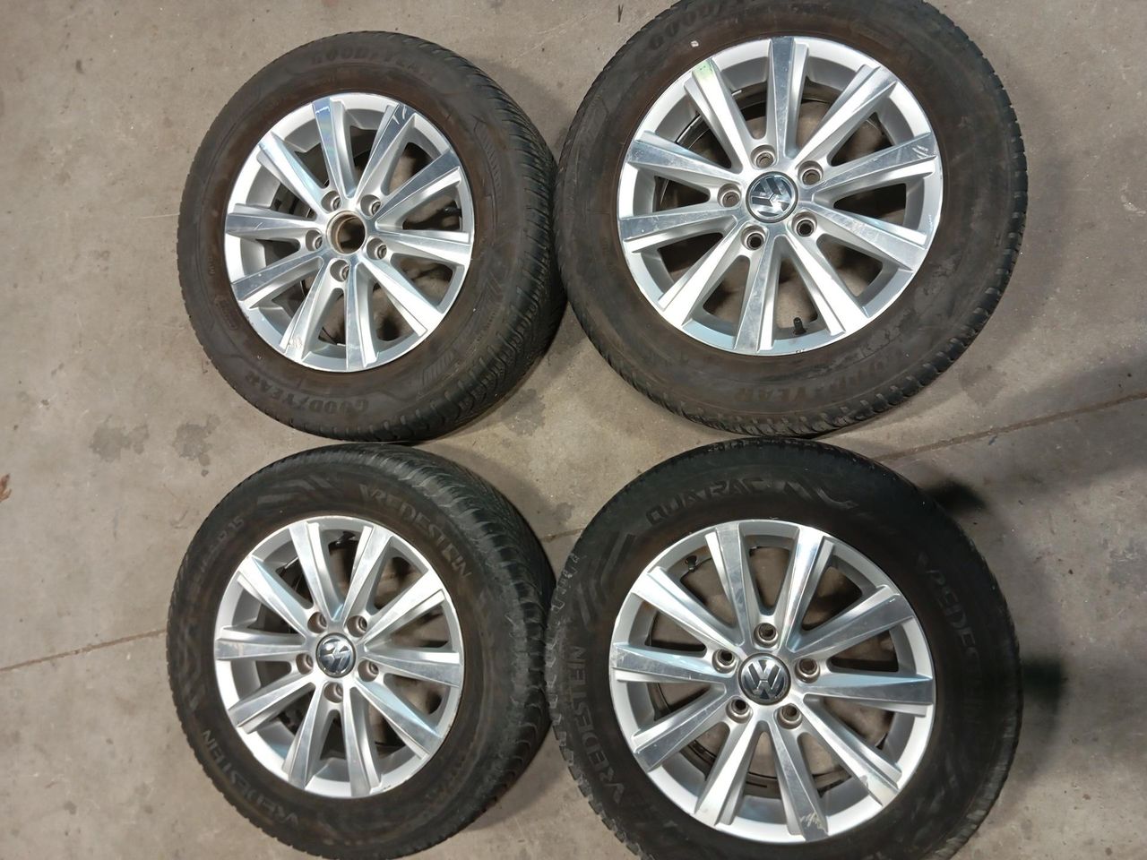 диск литой Volkswagen Jetta 6 поколение (2010 - 2015), 1.4 л., гибрид, 5C0601025Q - фото №1