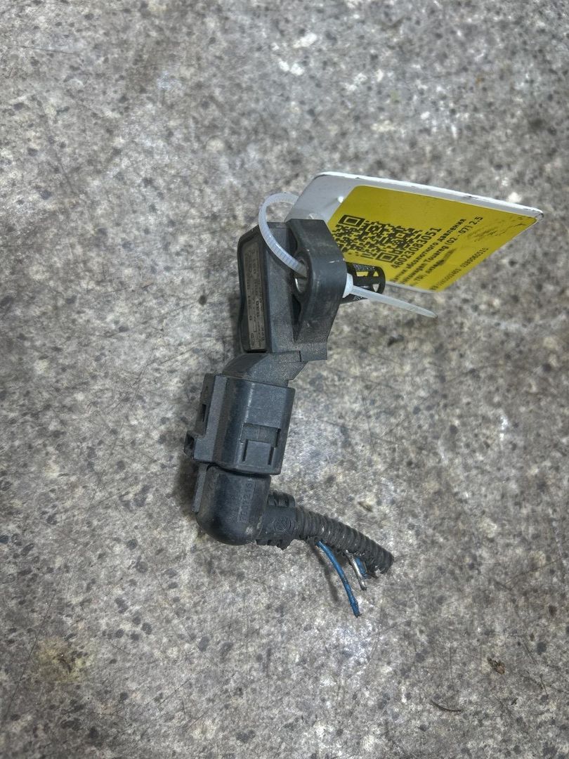 датчик абсолютного давления Volkswagen Touareg 1 поколение (2002 - 2007), 2.5 л., TDi, дизель, полный привод, 0281002401, 038906051S - фото №1