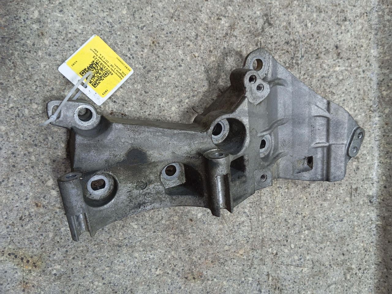 кронштейн генератора Renault Megane 3 поколение (2008 - 2014), 1.5 л., K9K 836, дизель, 820066949 - фото №1