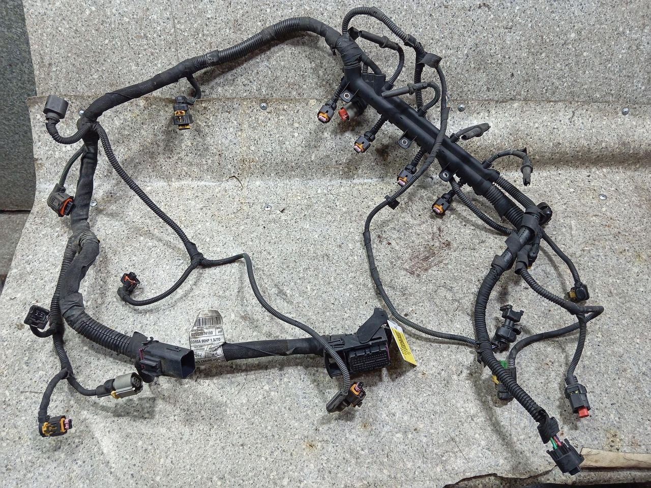 проводка двигателя Opel Corsa D (2006 - 2010), 1.3 л., Z 13 DTH, дизель, МКПП - фото №1