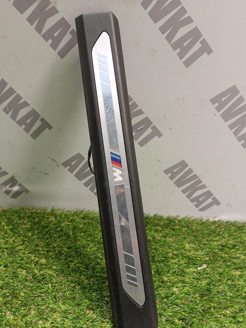 накладка на порог внутренняя BMW X5 G05 2020, 3.0 л., дизель, АКПП, c3z(tanzanite blue ii metallic), внедорожник 5 дв., полный привод, правый руль, 51478069271, 8069271, 51477479935, 7479935 - фото №1