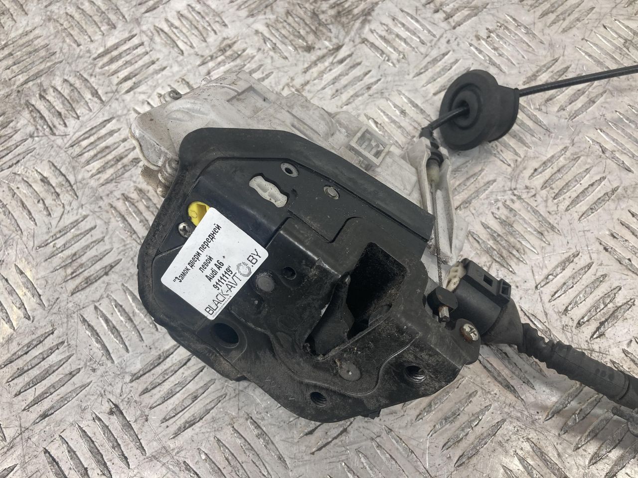 замок двери передней левой Audi A6 4F/C6 2007, 2.4 л., BDW, бензин, серебро, седан, правый руль, 4F2837015 - фото №1