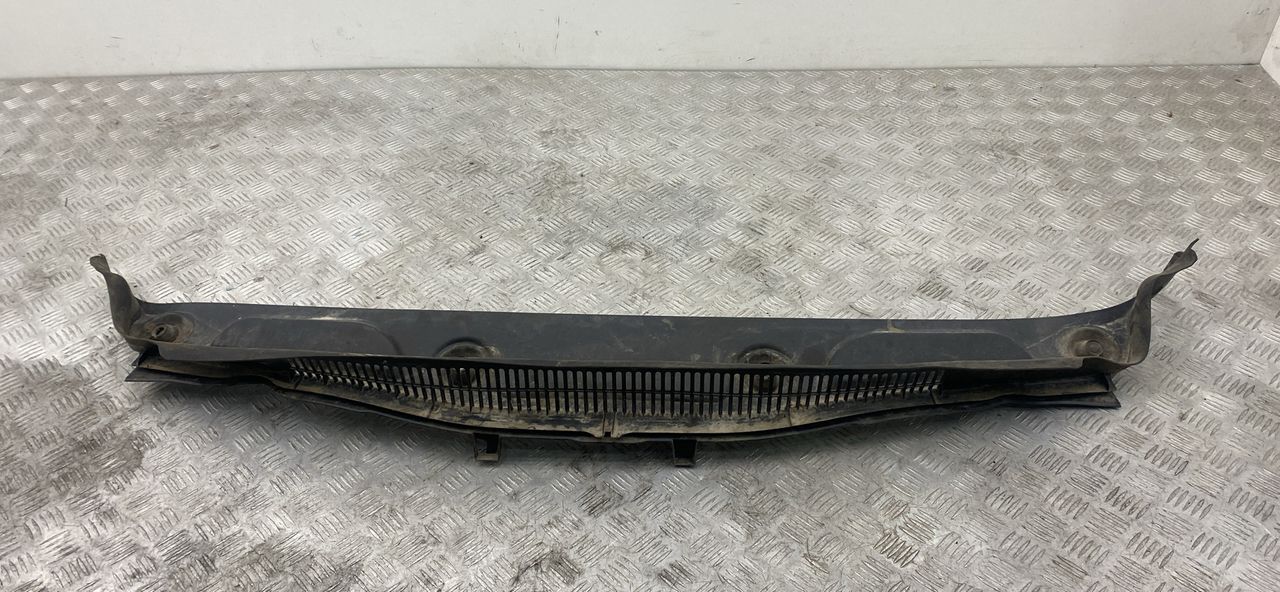 дождевик BMW X1 F48 2016, 2.0 л., B47 C20 A, дизель, МКПП, alpinweiß iii (300), внедорожник 5 дв., полный привод, правый руль, 51717350592, 7350592 - фото №1