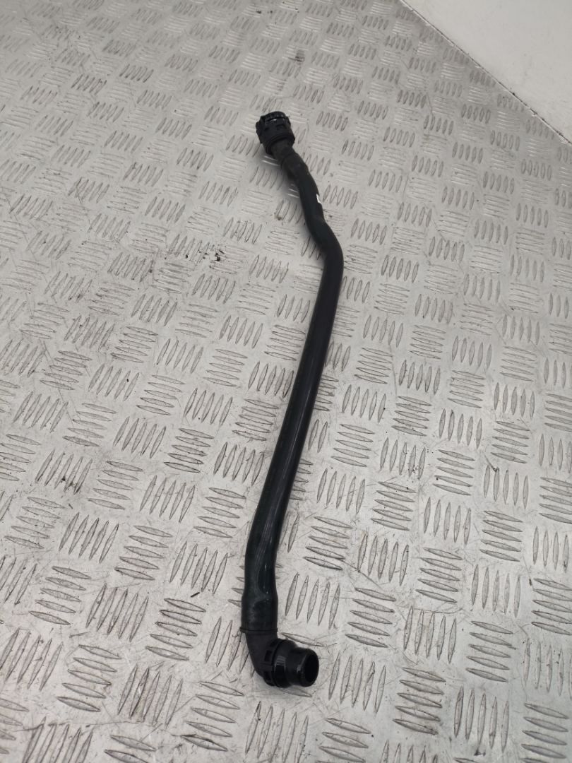 патрубок радиатора BMW 5 серия G30/G31 G30 2020, 2.0 л., B48 B20 B, бензин, АКПП, sophistograu a90, седан, задний привод, правый руль, 17128678498, 8678498 - фото №1