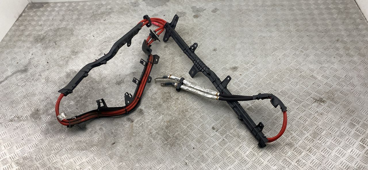 плюсовой провод аккумулятора BMW X3 G01 2020, 3.0 л., B58 B30 A, бензин, АКПП, brillanteffekt metallic (a90), внедорожник 5 дв., полный привод, правый руль, 61126839825, 6839823, 6839825 - фото №1