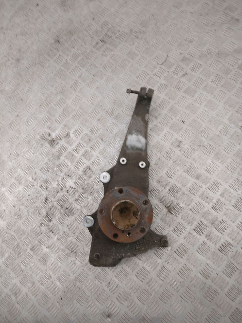 ступица передняя правая BMW 5 серия F07/F10/F11 F10 2012, 2.5 л., дизель, АКПП, sophistog brillan metall (b90), седан, задний привод, правый руль
