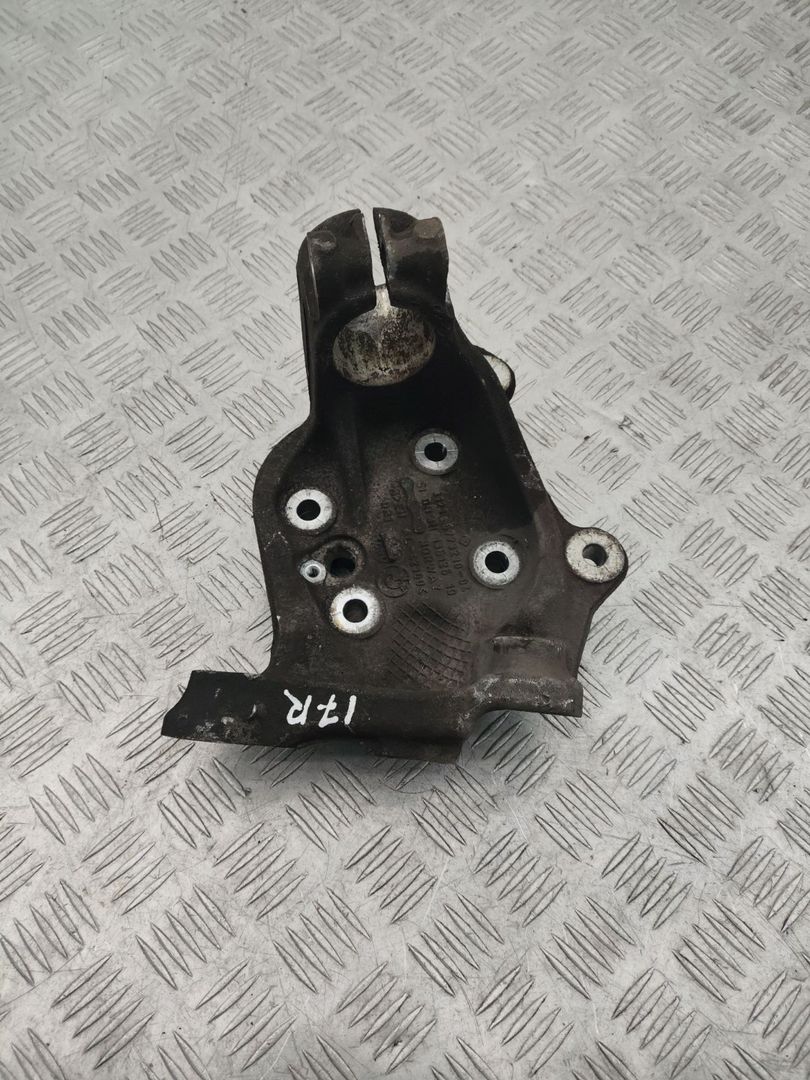 кулак поворотный правый BMW 1 серия E81/E87 [рестайлинг] E87 2010, 2.0 л., N47 D20 D, дизель, МКПП, le-mans-blau metallic (381), хетчбэк 5 дв., задний привод, правый руль, 6773210