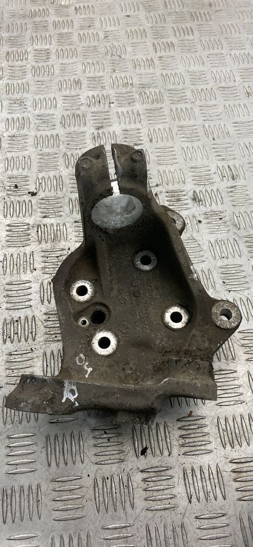 кулак поворотный правый BMW 3 серия E90/E91/E92/E93 [рестайлинг] E92 2008, 3.0 л., M57 D30 (306D5), дизель, АКПП, купе, задний привод, правый руль, 31216764444, 6764444
