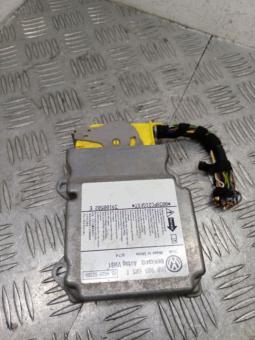 блок AirBag Skoda Octavia 2 поколение (A5) [рестайлинг] 2011, 2.0 л., CCZA, бензин, МКПП, 8x8x, лифтбэк, передний привод, правый руль, 1K0909605T