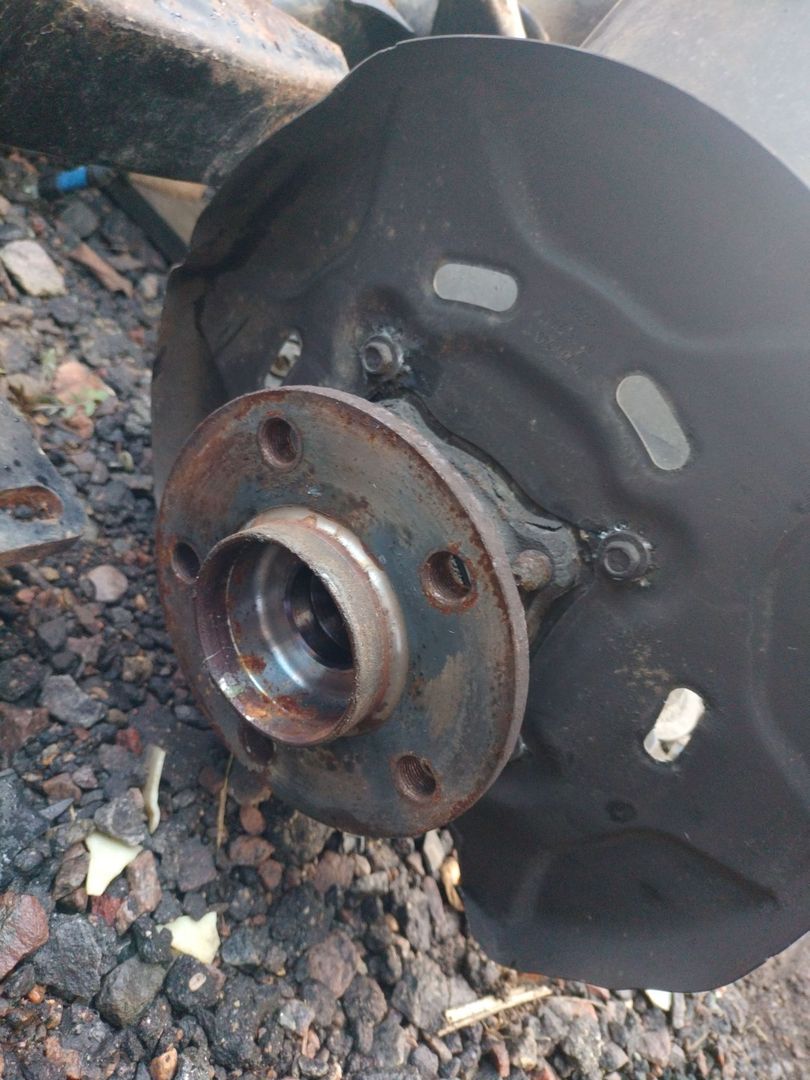 ступица задняя BMW X1 F48 2016, 2.0 л., B47 C20 A, дизель, МКПП, alpinweiß iii (300), внедорожник 5 дв., полный привод, правый руль