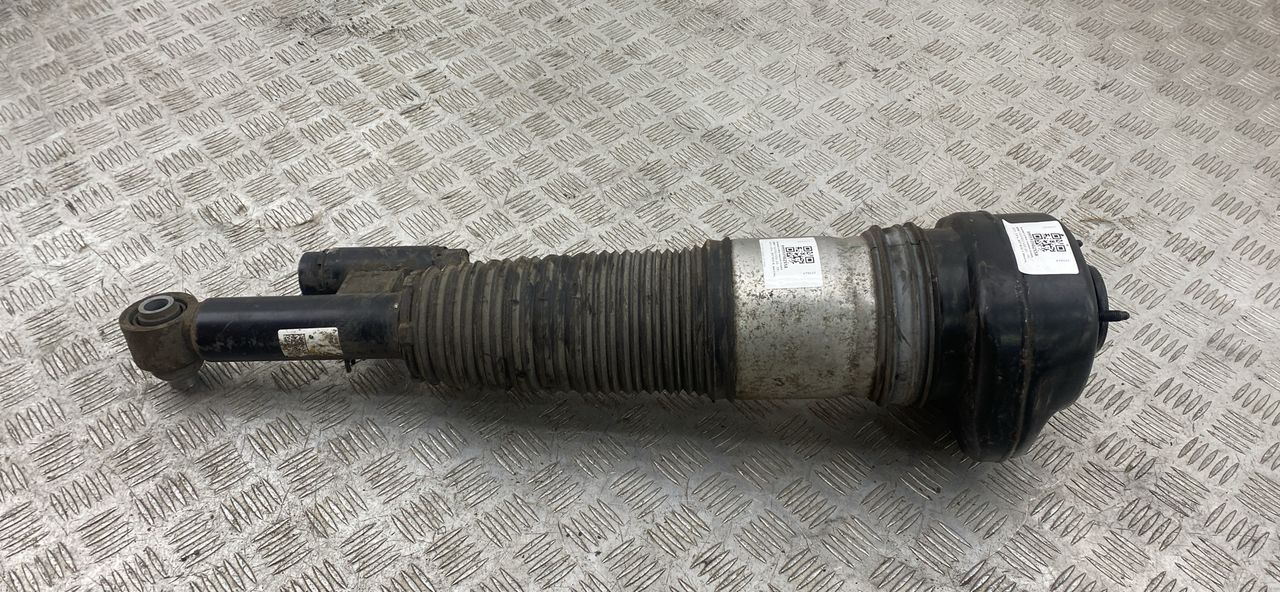 пневмостойка задняя BMW 7 серия G11/G12 G11 2017, 3.0 л., B57 D30 A, дизель, АКПП, carbonschwarz metallic (416), седан, задний привод, правый руль, 75687459303, 6874593, 37106874593 - фото №1