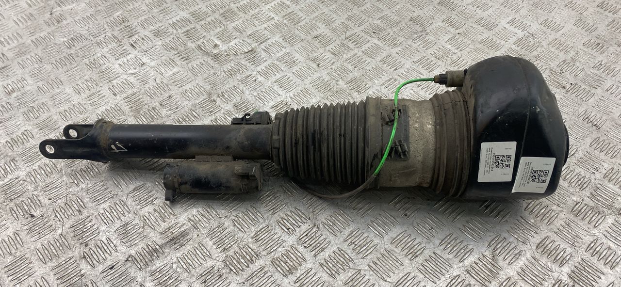 пневмостойка передняя BMW 7 серия G11/G12 G11 2017, 3.0 л., B57 D30 A, дизель, АКПП, carbonschwarz metallic (416), седан, задний привод, правый руль, 77687755302, 7755302, 37106877553, 6877553 - фото №1