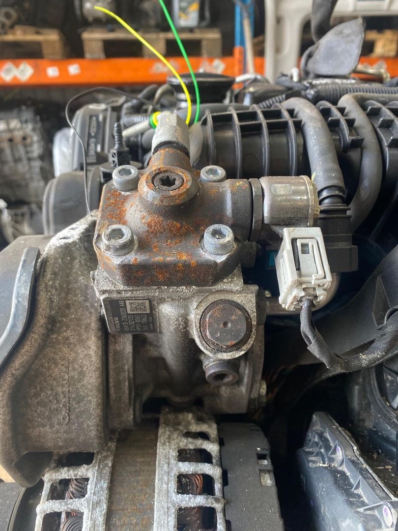 ТНВД Volvo V40 2 поколение 2015, 2.0 л., D 4204 T9, дизель, МКПП, VEA13-2360020-AAB, VEA132360020, 31432135