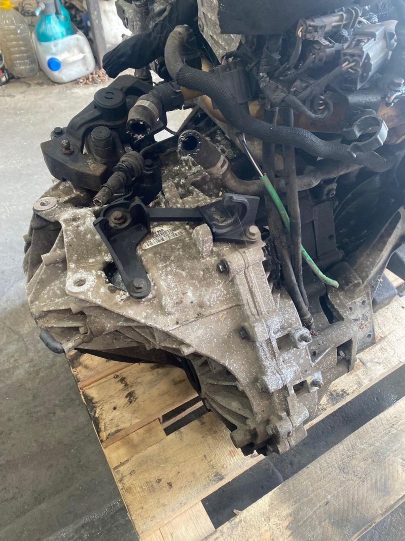 КПП механическая (МКПП) Volvo V40 2 поколение 2015, 2.0 л., D 4204 T9, дизель, МКПП, GU1R7002BEB, GU1R7002, T1G14