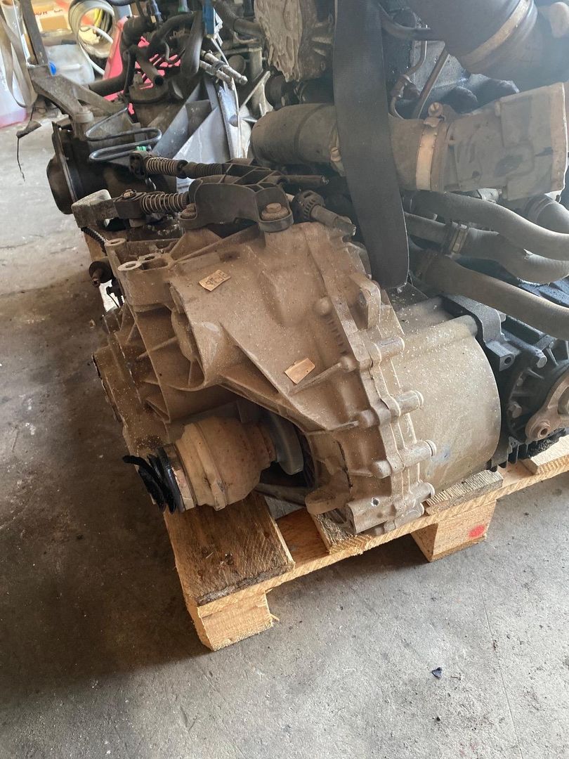 КПП механическая (МКПП) Volkswagen Tiguan 1 поколение 2009, 2.0 л., CBAB, дизель, МКПП, LMU