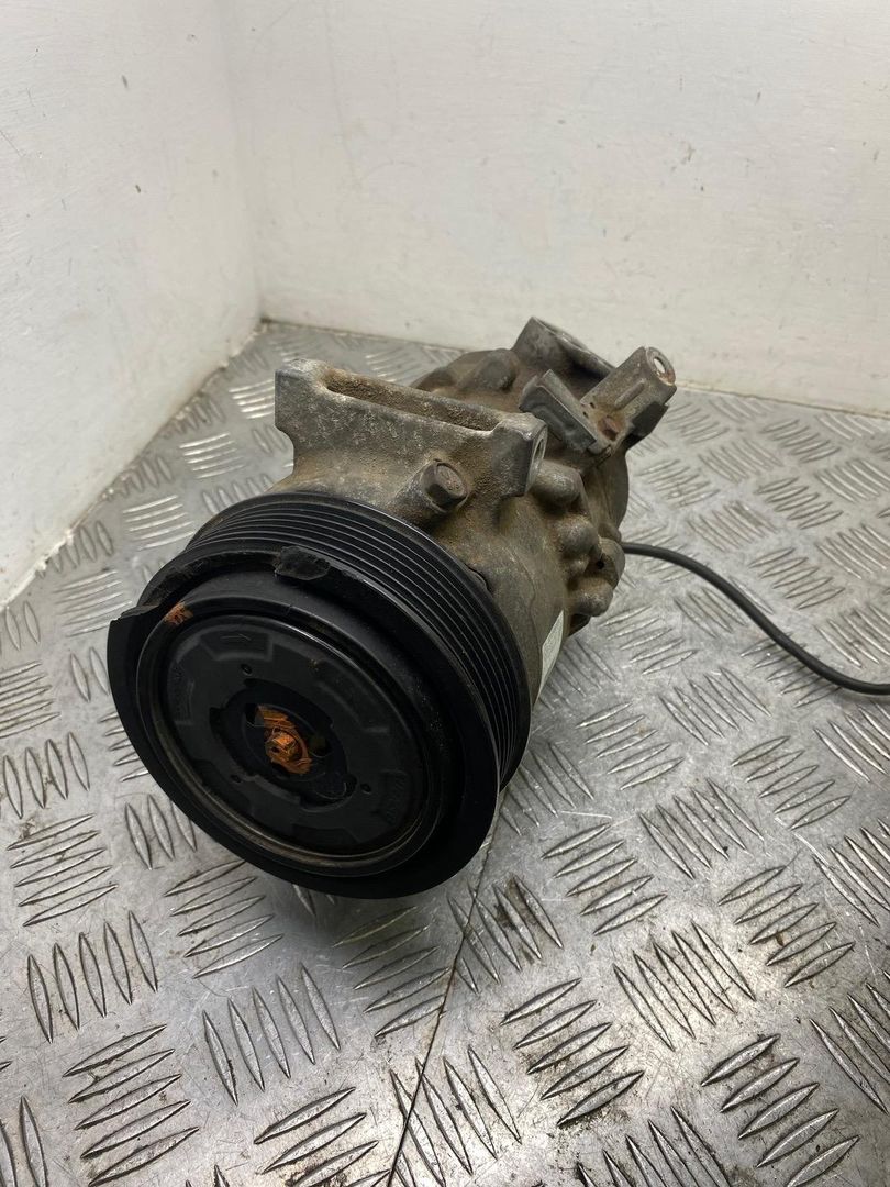 компрессор кондиционера Renault Megane 3 поколение 2010, 2.0 л., M9R 610, дизель, МКПП, 8200958328, 6SEL14C - фото №1