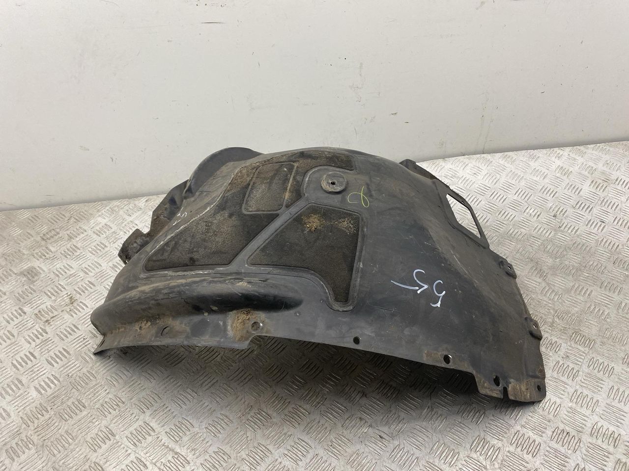 защита арок передняя правая (подкрылок) BMW X5 F15 2018, 3.0 л., N57 D30 B, дизель, АКПП, black sapphire metallic (475), внедорожник 5 дв., полный привод, правый руль, 51717325616, 7325616 - фото №1