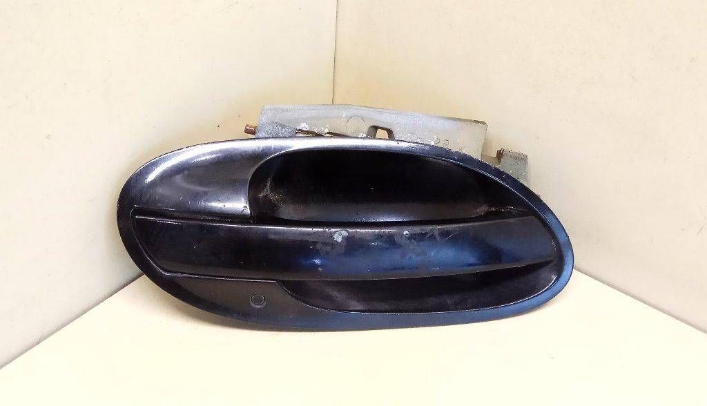 ручка наружная задняя правая BMW 7 серия E65/E66/E67 E65 2003, 4.4 л., i, M62 B44 (448S1), бензин, АКПП, черный, седан, задний привод, 51217191892 - фото №1