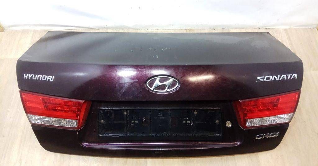 фонарь крышки багажника правый Hyundai Sonata 5 поколение 2007, 2.0 л., D4EA, дизель, МКПП, баклажан, седан, передний привод, 924043K020 - фото №1