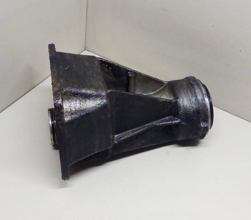 кронштейн полуоси BMW X5 E53 2001, 3.0 л., i, бензин, АКПП, серый, внедорожник 5 дв., полный привод, 31517503116B - фото №1