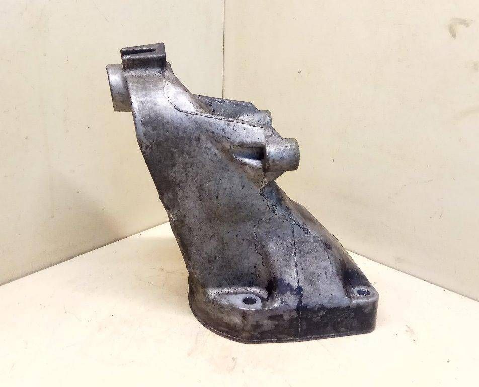 кронштейн двигателя Mercedes-Benz C-Класс W203/S203/CL203 S203.204 2002, 2.2 л., CDi, дизель, АКПП, серый, универсал, задний привод, A6112230704 - фото №1