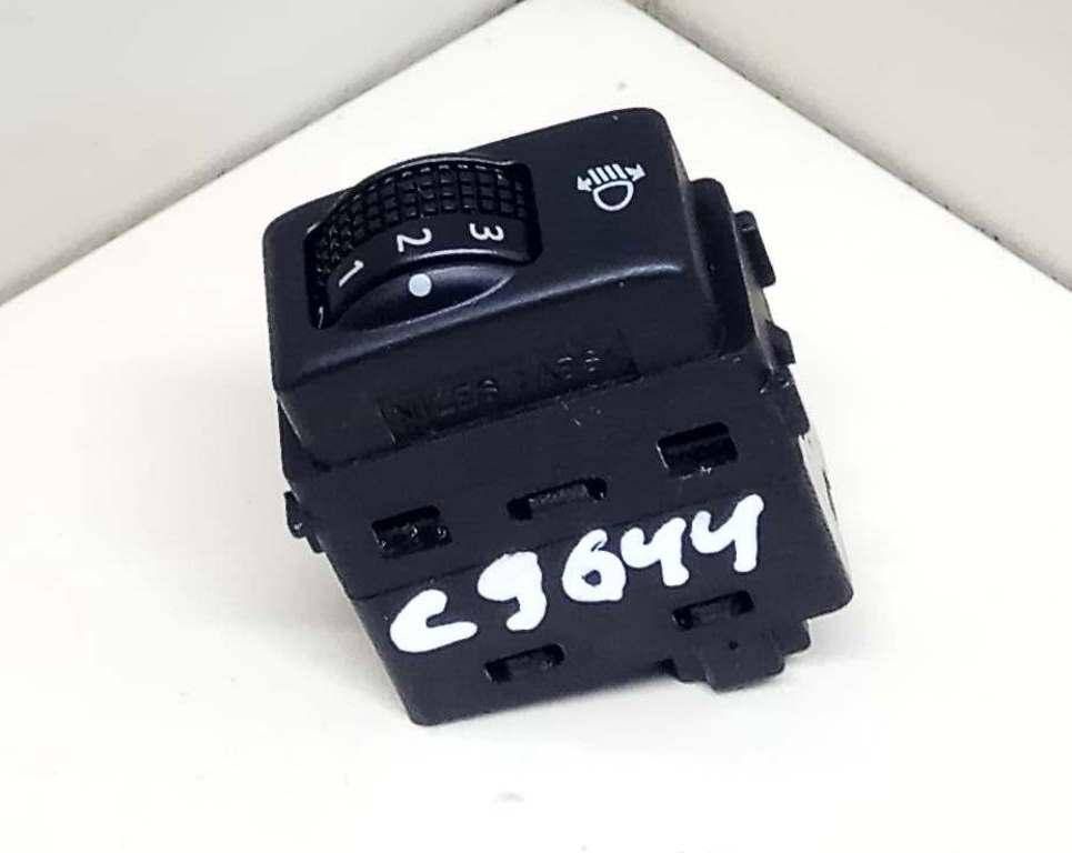 кнопка корректора фар Nissan Murano Z50 2006, 3.5 л., i, VQ35DE, бензин, АКПП, золотистый, внедорожник 5 дв., полный привод - фото №1