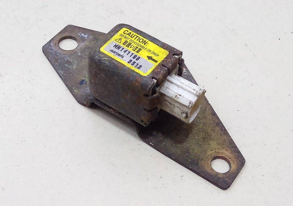 датчик удара Mitsubishi Colt 6 поколение (Z20/Z30) 2005, MN141198 - фото №1