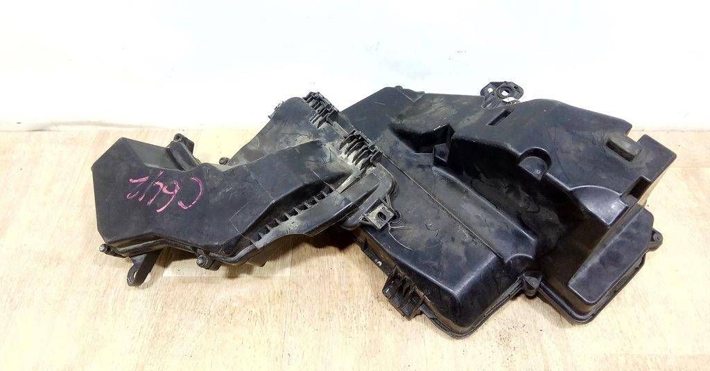 корпус воздушного фильтра Audi A6 4F/C6 2005, 3.2 л., i, BKH, бензин, АКПП, серебристый, седан, передний привод - фото №1