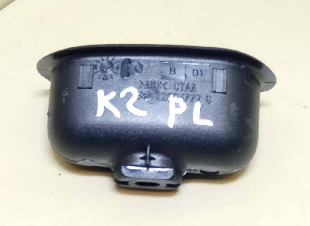 пластик Peugeot 406 1 поколение 1998, 2.0 л., HDi, RHZ (DW10ATED), дизель, МКПП, серебристый, универсал, передний привод - фото №1