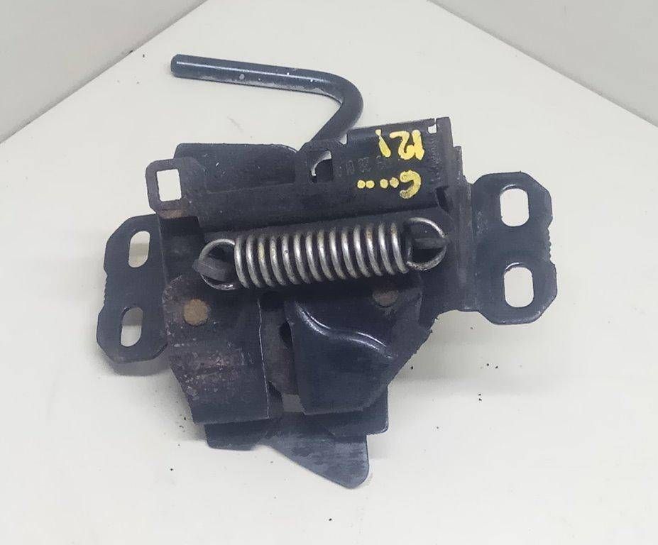 замок капота Mercedes-Benz A-Класс W168 1999, 1.4 л., i, M 166.940, бензин, 5МКПП, белый, хетчбэк 5 дв., передний привод, A1688060100 - фото №1