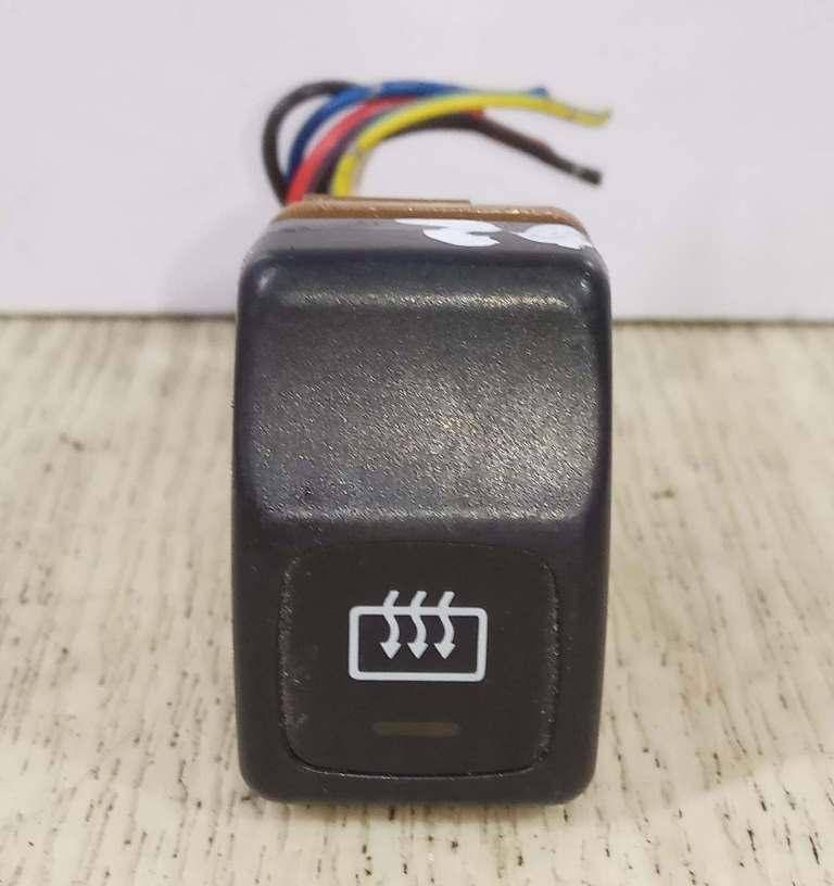 кнопка обогрева заднего стекла Subaru Legacy 2 поколение 1998, 2.0 л., i, EJ20, бензин, МКПП, серебристый, универсал, полный привод, 2014427 - фото №1