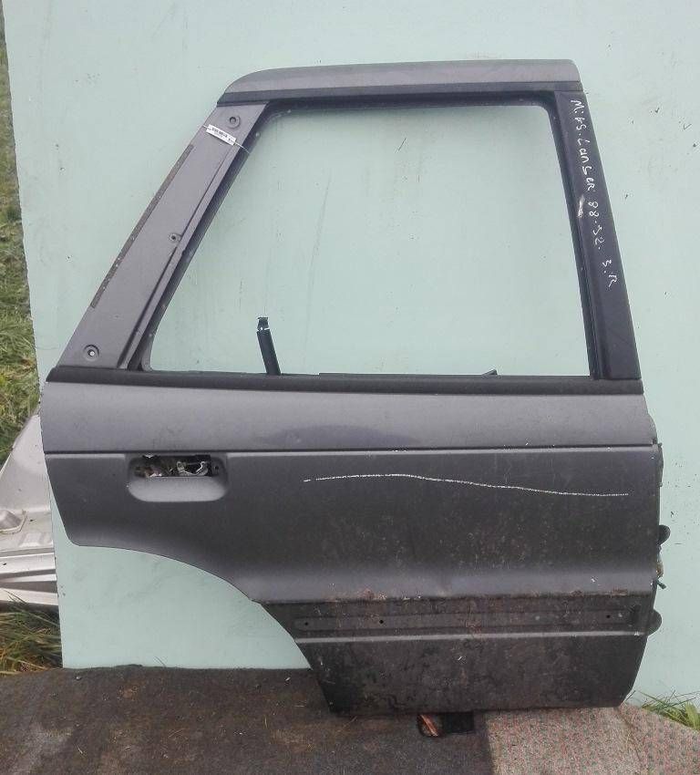 дверь задняя правая Mitsubishi Lancer 4 поколение 1990, серый, хетчбэк 5 дв. - фото №1