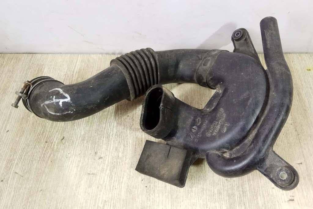воздуховод (дефлектор) радиатора Toyota Prius 2 поколение 2005, 1.5 л., бензин, АКПП, черный, хетчбэк 5 дв., передний привод, 1775121120 - фото №1