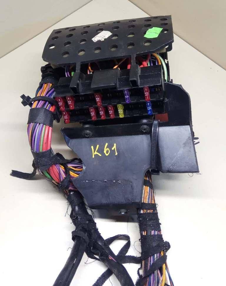 блок предохранителей Ford Ka 1 поколение 1998, 1.3 л., i, J4K, бензин, 5МКПП, зеленый, хетчбэк 3 дв., передний привод, 94FG14A074AA - фото №1