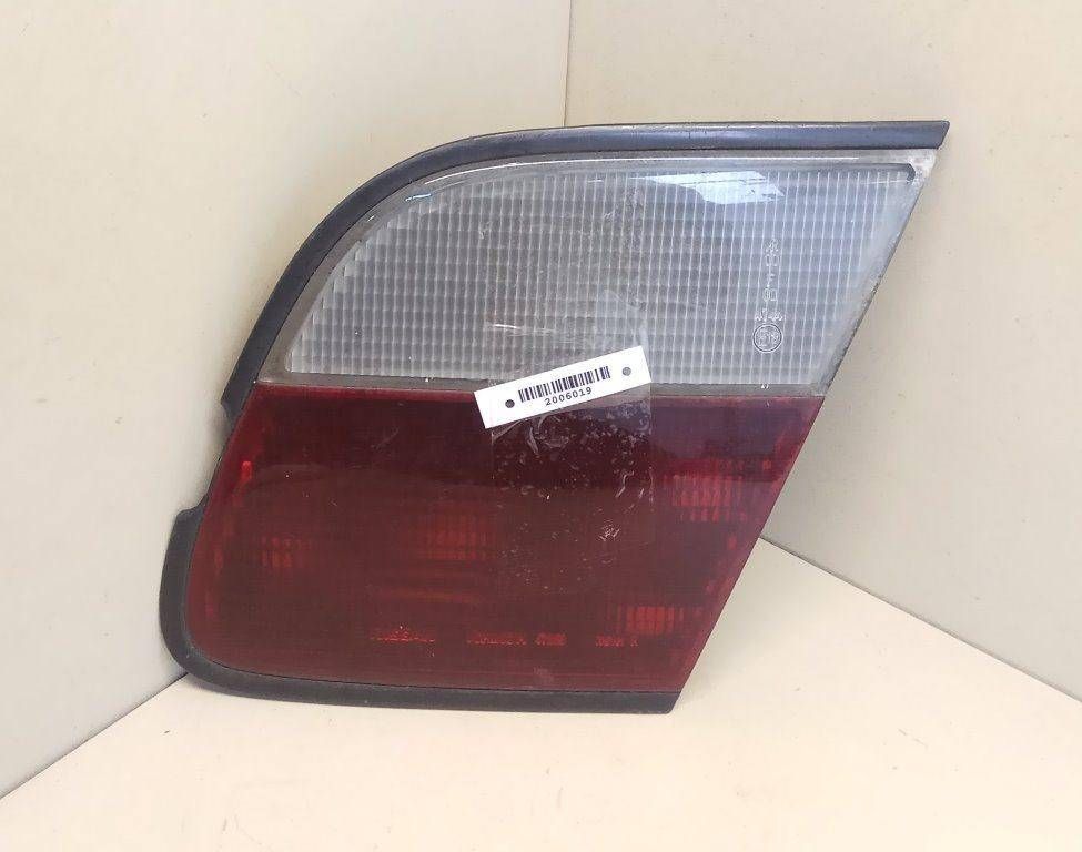 фонарь крышки багажника правый Nissan Almera N15 1996, хетчбэк 5 дв. - фото №1