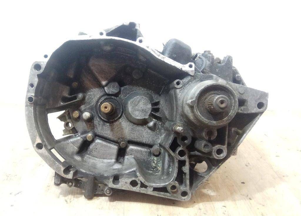 КПП механическая (МКПП) Renault Clio 2 поколение 2000, 1.4 л., i, бензин - фото №1