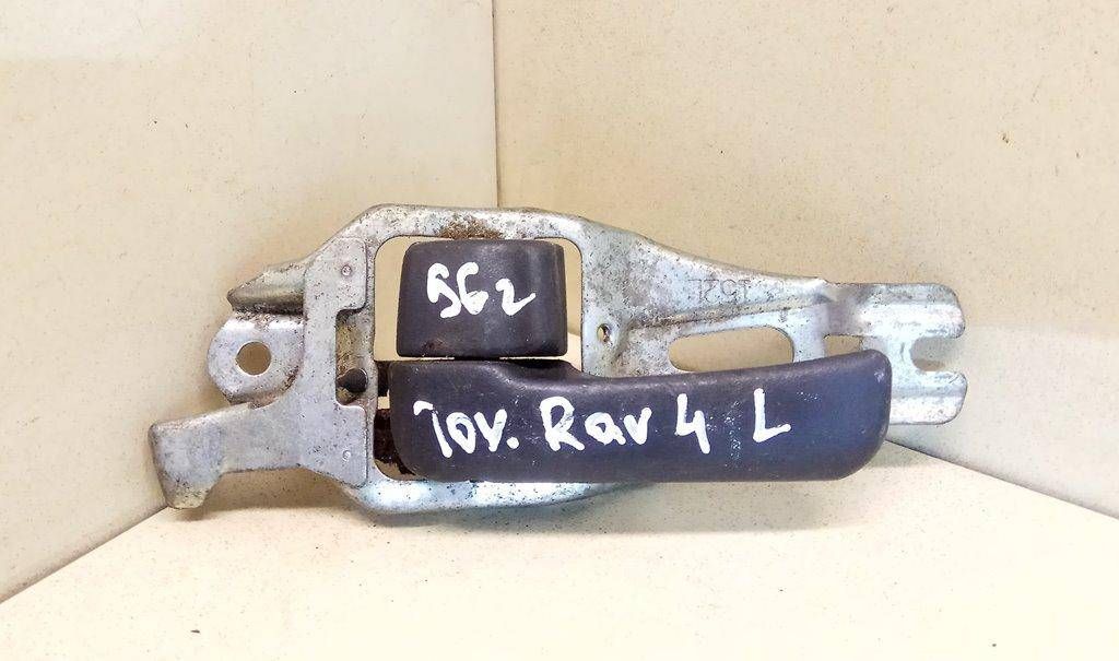 ручка внутренняя Toyota RAV4 1 поколение (XA10) 1996 - фото №1