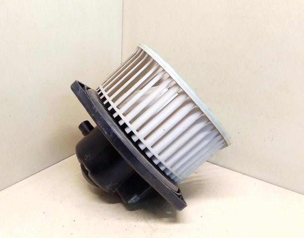 моторчик печки Nissan Sunny N14 1991, 2.0 л., CD20, дизель, МКПП, белый, седан, передний привод, 2722081N00 - фото №1