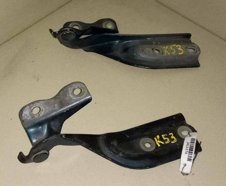 петля капота левая Daihatsu Sirion 1 поколение M100 2000, 1.0 л., i, EJ-VE, бензин, МКПП, зеленый перламутр, хетчбэк 5 дв., передний привод - фото №1