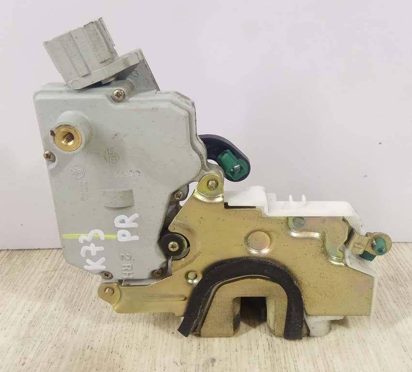 замок двери передней правой Nissan Primera P11 2000, 2.0 л., CD20T, дизель, МКПП, зеленый, хетчбэк 5 дв., передний привод, 805022F900, 805022F905 - фото №1