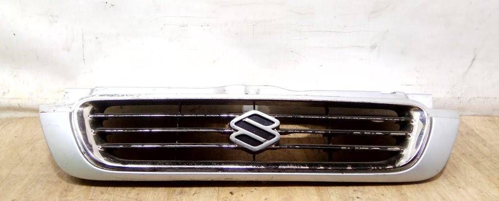 решетка радиатора Suzuki Baleno 1 поколение 1998, серебристый - фото №1